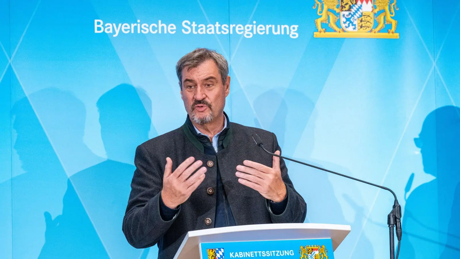 Nach der Sichtung von Drohnen über dem Münchner Flughafen will Bayerns Ministerpräsident Markus Söder (CSU) mehr Rechte für die Polizei des Landes (Archivbild).   (Foto: Armin Weigel/dpa)