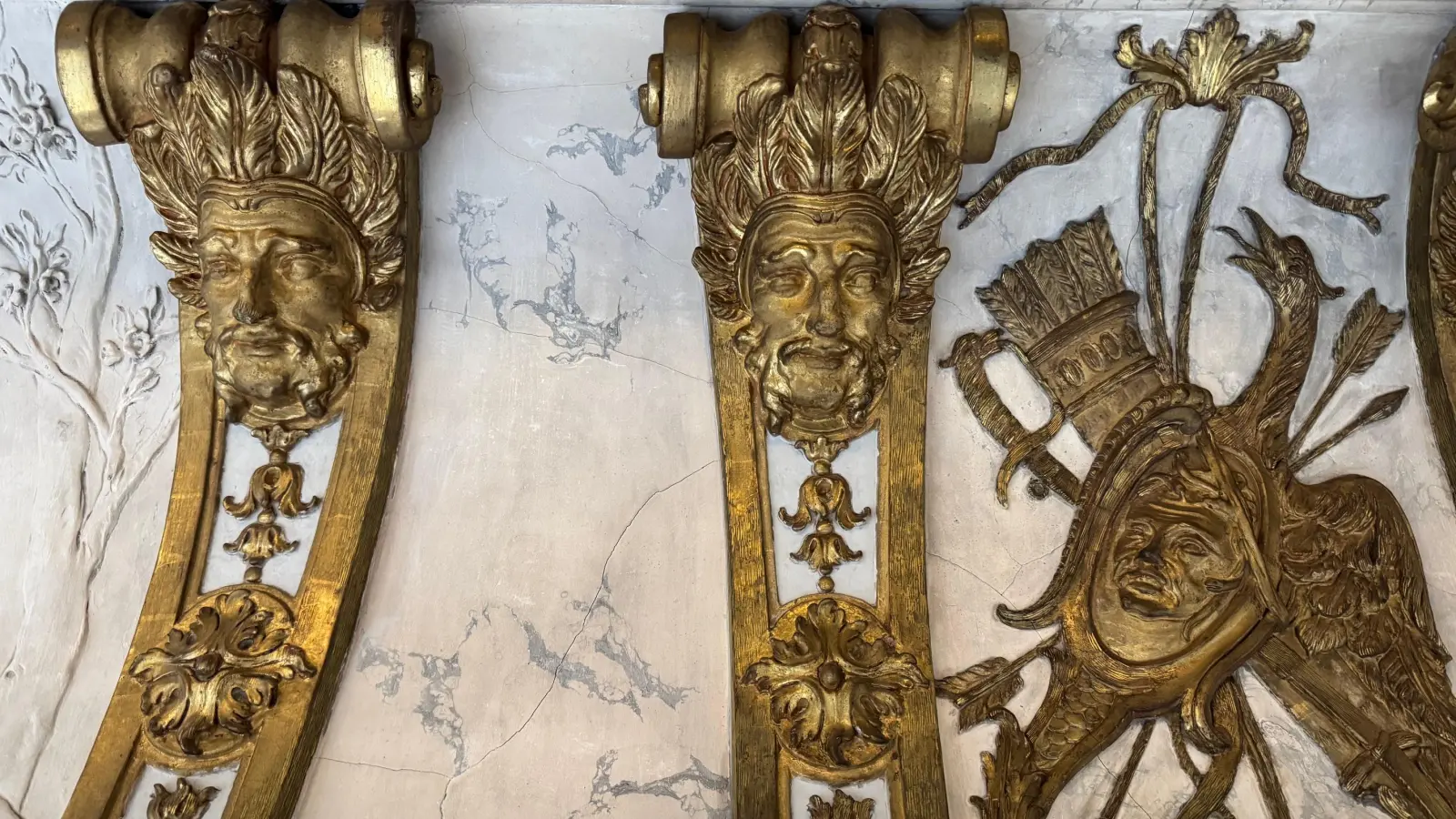 Ob hell oder vergoldet, alle Oberflächen wurden gereinigt. (Foto: lh)