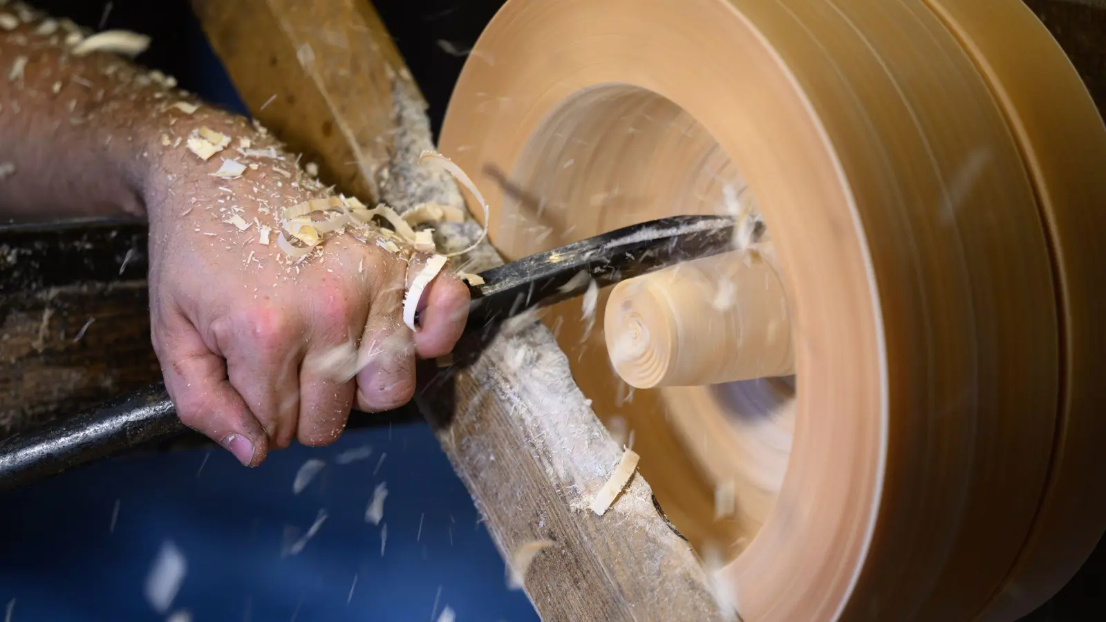 Es dauert immer länger, bis Betriebe im Handwerk offene Stellen besetzen können. (Foto: Hendrik Schmidt/dpa)