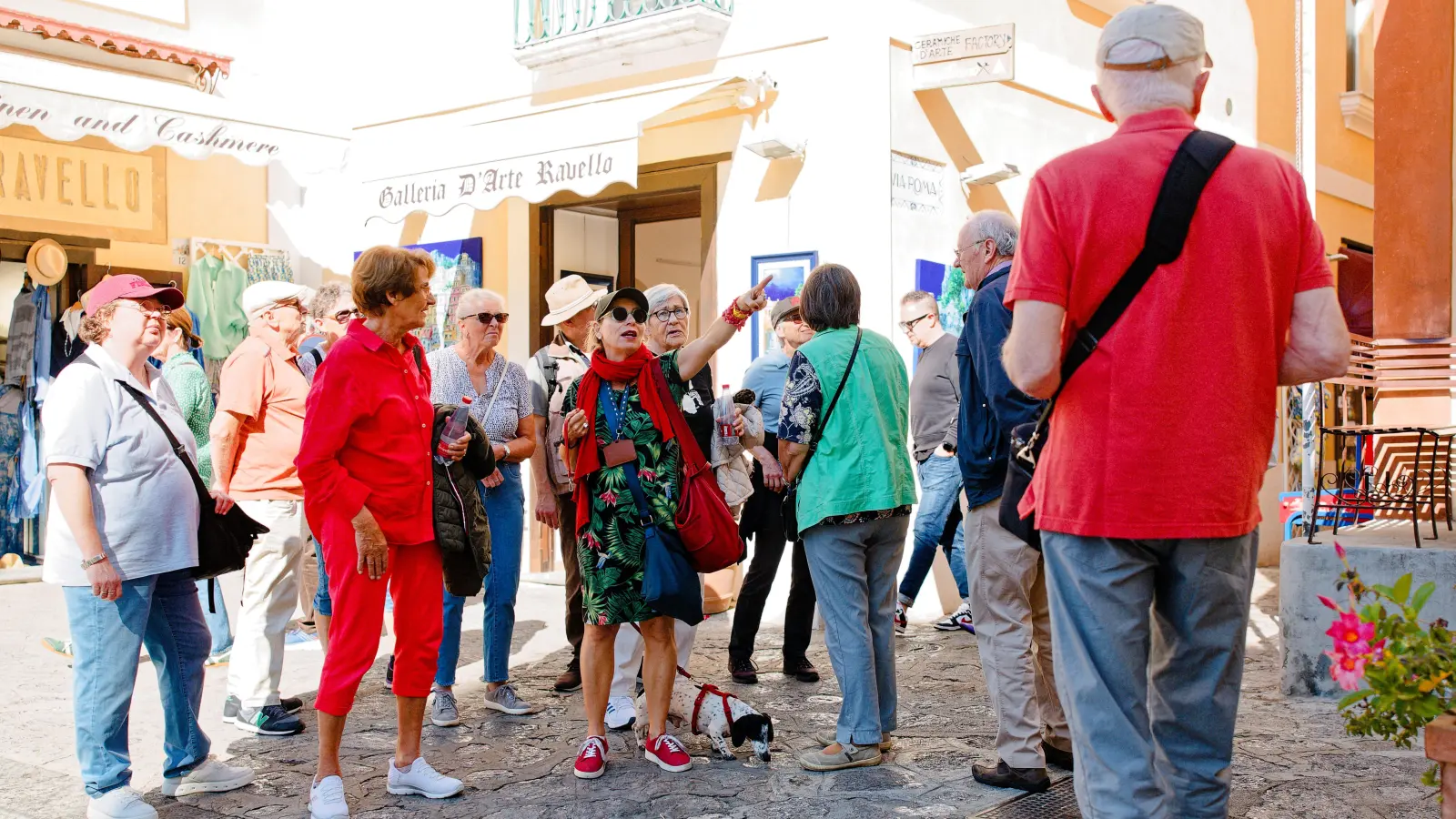 In den kleinen Gassen und Straßen von Ravello kann die Gruppe vieles erkunden. (Foto: Tizian Gerbing)