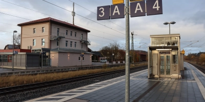Auf Gleis 4 im Bahnhof Dombühl sollen in einigen Jahren die Züge nach Wilburgstetten starten. Das Gleis wird frei, wenn ab dem kommenden Jahr die S-Bahnen bis Crailsheim fahren. (Foto: Thomas Schaller)