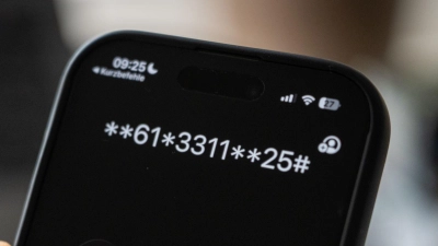 Mailbox individuell einstellen: Mit GSM-Codes lässt sich festlegen, wann die Mailbox Anrufe entgegennimmt, etwa bei Besetzt oder Nichterreichbarkeit. (Foto: Zacharie Scheurer/dpa-tmn)