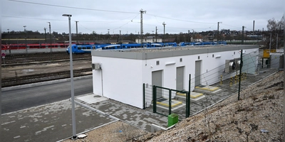 Das ESTW Ansbach befindet sich in einem unscheinbaren containerartigen Gebäude an der Draisstraße. (Foto: Johannes Hirschlach)