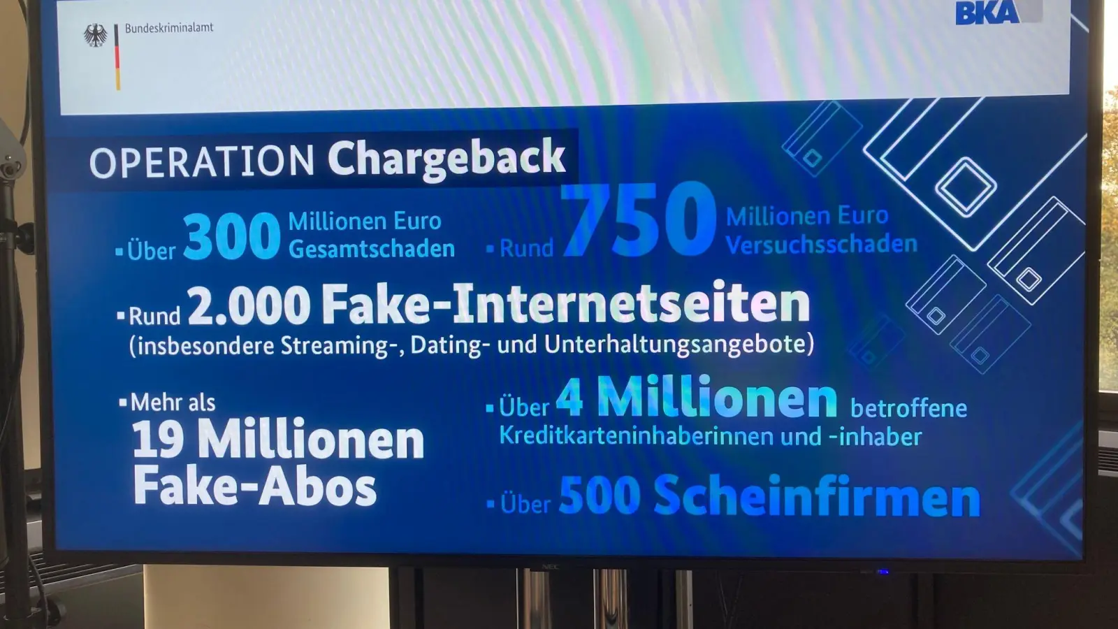 Die Ermittler tauften ihre Arbeit „Operation Chargeback“. Damit ist eine Rückbuchung einer Kartenzahlung gemeint, weil ein Kunde bei seiner Bank die Stornierung einer Abbuchung etwa wegen Betrugs fordert.&nbsp; (Foto: Jens Albes/dpa)