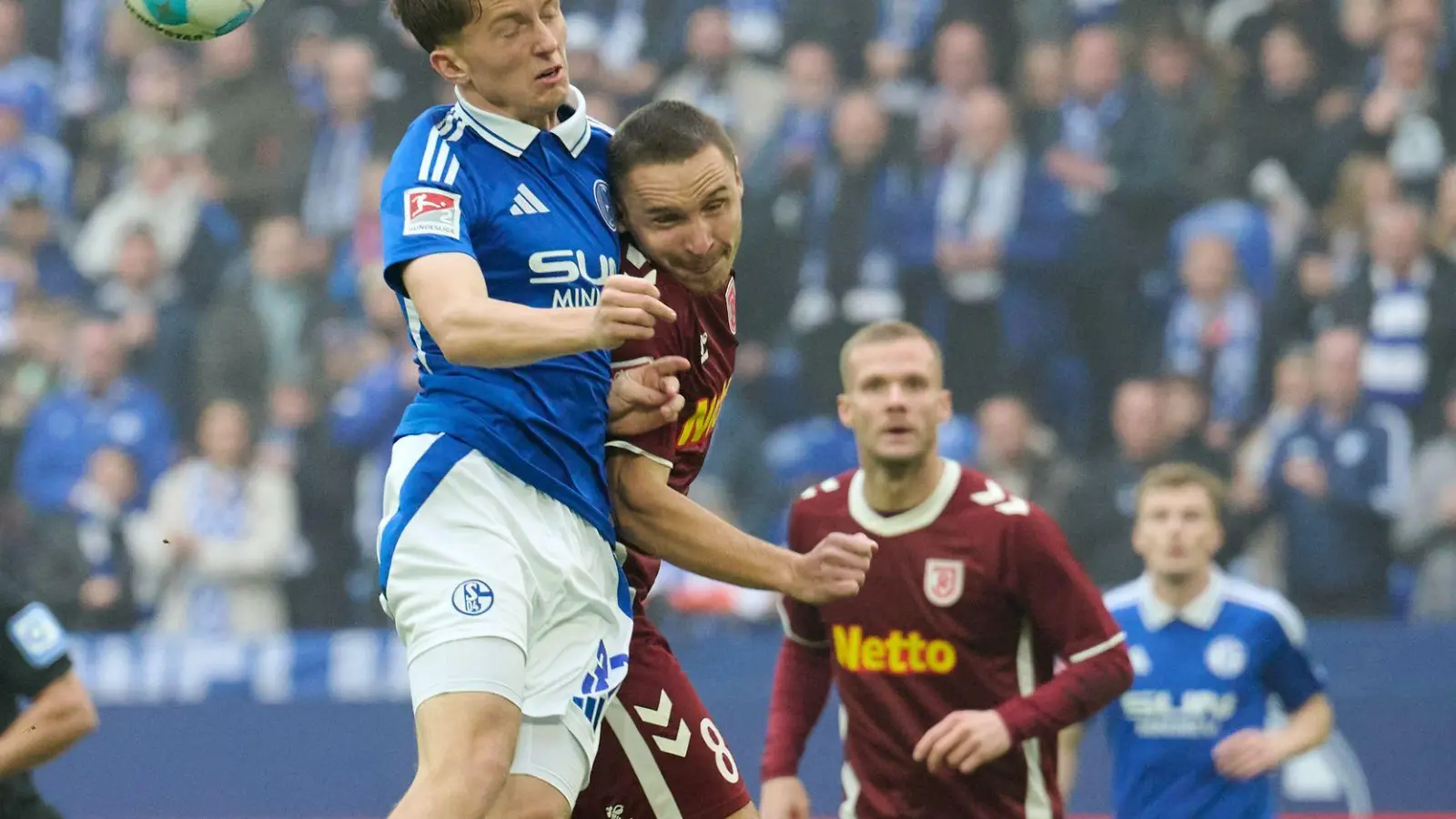 Hat seinen Vertrag verlängert: Max Grüger (Foto: Bernd Thissen/dpa)