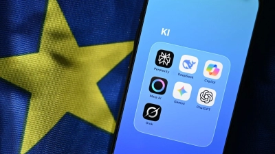 Die EU-Kommission setzt bald strengere Regeln für die Kennzeichnung von KI-Inhalten durch. (Symbolbild) (Foto: Markus Lenhardt/dpa)