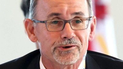 Nach Ansicht von Wolfgang Blank (parteilos), Wirtschaftsminister Mecklenburg-Vorpommerns, kann die Akzeptanz für die Energiewende erhöht werden, wenn die Bevölkerung den Nutzen auch direkt spürt.  (Foto: Bernd Wüstneck/dpa)