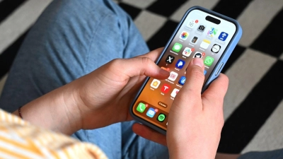 Eine neue Plattform möchte die Suche nach beliebten Apps für Smartphones und PC erleichtern.  (Foto: Elisa Schu/dpa/dpa-tmn)