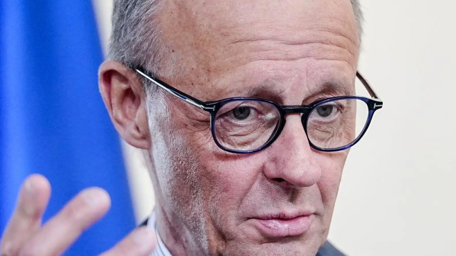 Der Kanzler zeigte sich heute erstmal erleichtert. (Foto: Kay Nietfeld/dpa)