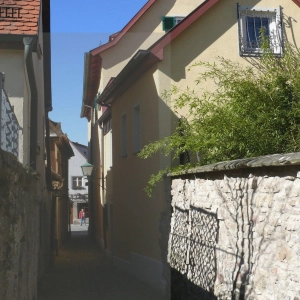 Lichtspiele im Bronnengässchen - gesehen in Rothenburg (Foto: Ekkehart Tittmann)