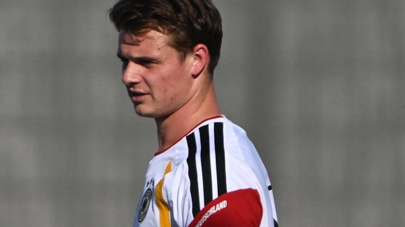 Die Anzeichen mehren sich: Jonas Urbig steht daheim in München vor seinem Debüt im DFB-Tor. (Foto: Federico Gambarini/dpa)