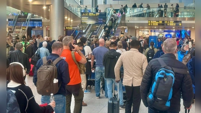 Die Lage am Flughafen Kopenhagen am Vormittag. (Foto: Steffen Trumpf/dpa)