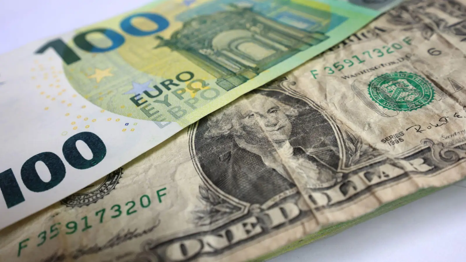 Der Euro ist die zweitwichtigste Währung der Welt. (Archivbild) (Foto: Karl-Josef Hildenbrand/dpa)