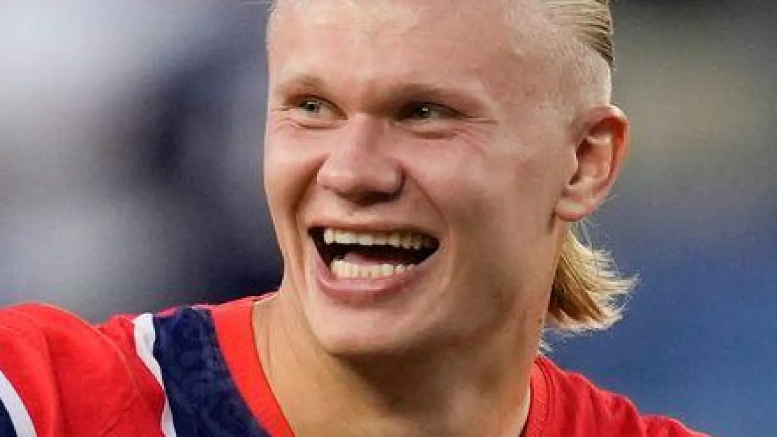 Traf bei seinem WM-Debüt doppelt: Erling Haaland.  (Foto: Charles Krupa/AP/dpa)