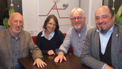 Das neue Vorstandsteam des SPD-Ortsvereins Dinkelsbühl und Umgebung (von links): Peter Cahn, Christine Spahlinger, Helmut Müller und Michael Greger. Es fehlt Werner Wiedemann. (Foto: Jasmin Kiendl)