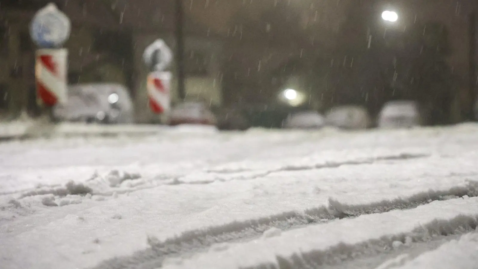 In der Nacht zu Donnerstag hat es in einigen Regionen weiter geschneit.  (Foto: Gianni Gattus/dpa)