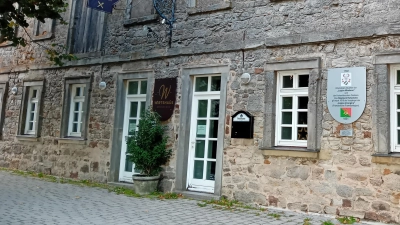 Hier zieht wieder Leben ein: Die Neueröffnung unter dem Namen „Café am Schloss“ ist nach aktuellem Stand für das erste Adventswochenende vorgesehen. (Foto: Susanne Landgraf)