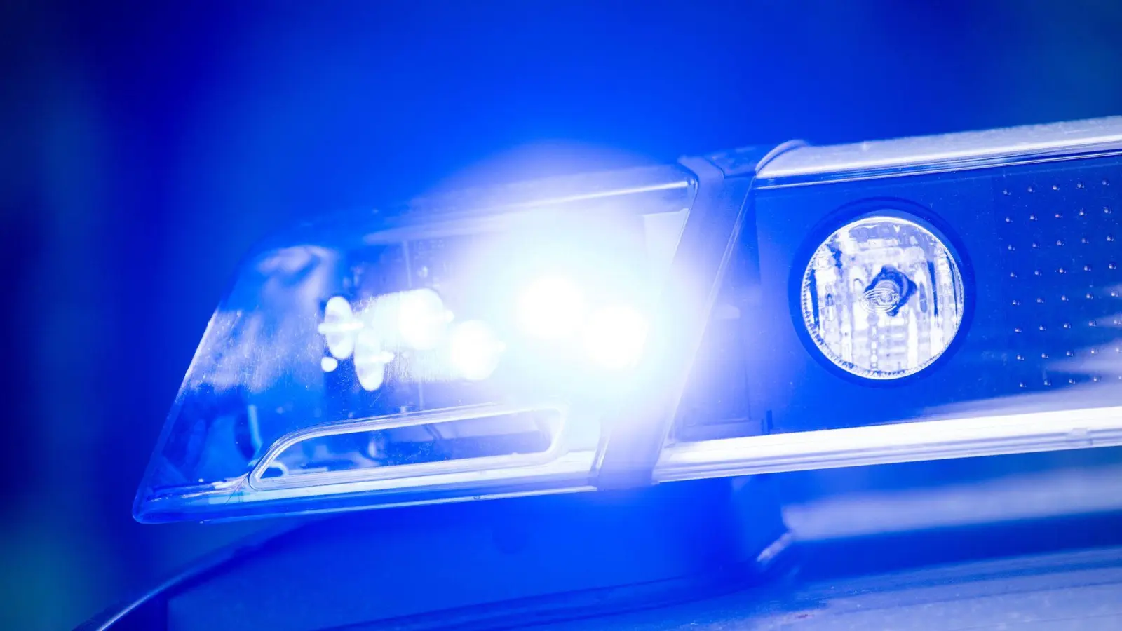 Der 39-Jährige starb an der Unfallstelle am Donnerstag. (Symbolbild) (Foto: Lino Mirgeler/dpa)