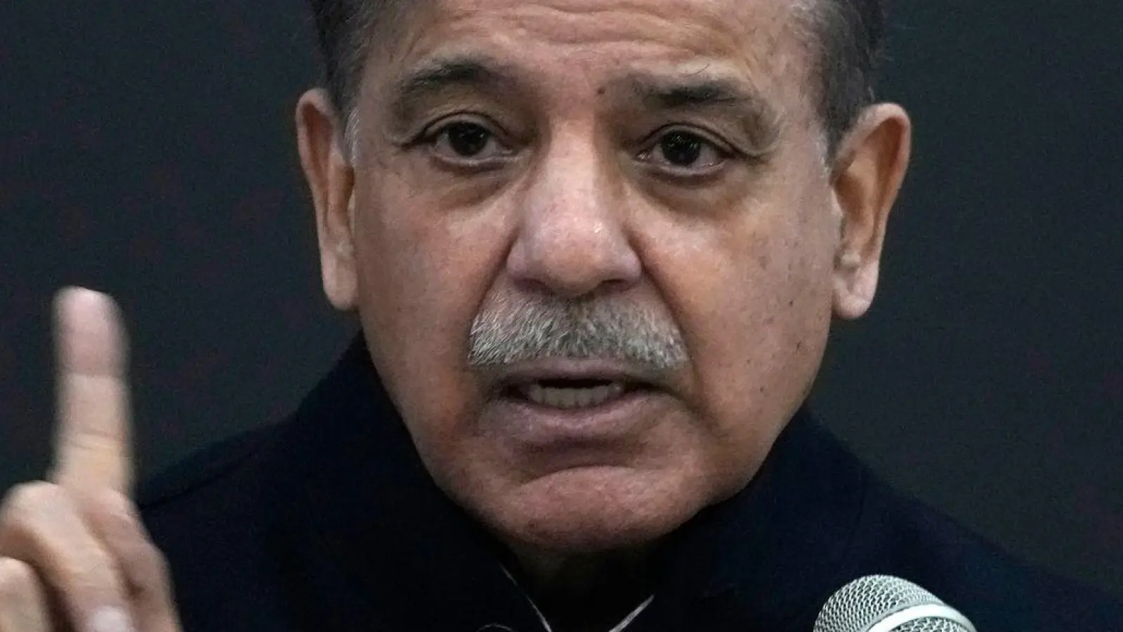 Laut dem Vermittler Pakistan gilt die Waffenruhe mit sofortiger Wirkung. (Archivbild) (Foto: K.M. Chaudary/AP/dpa)