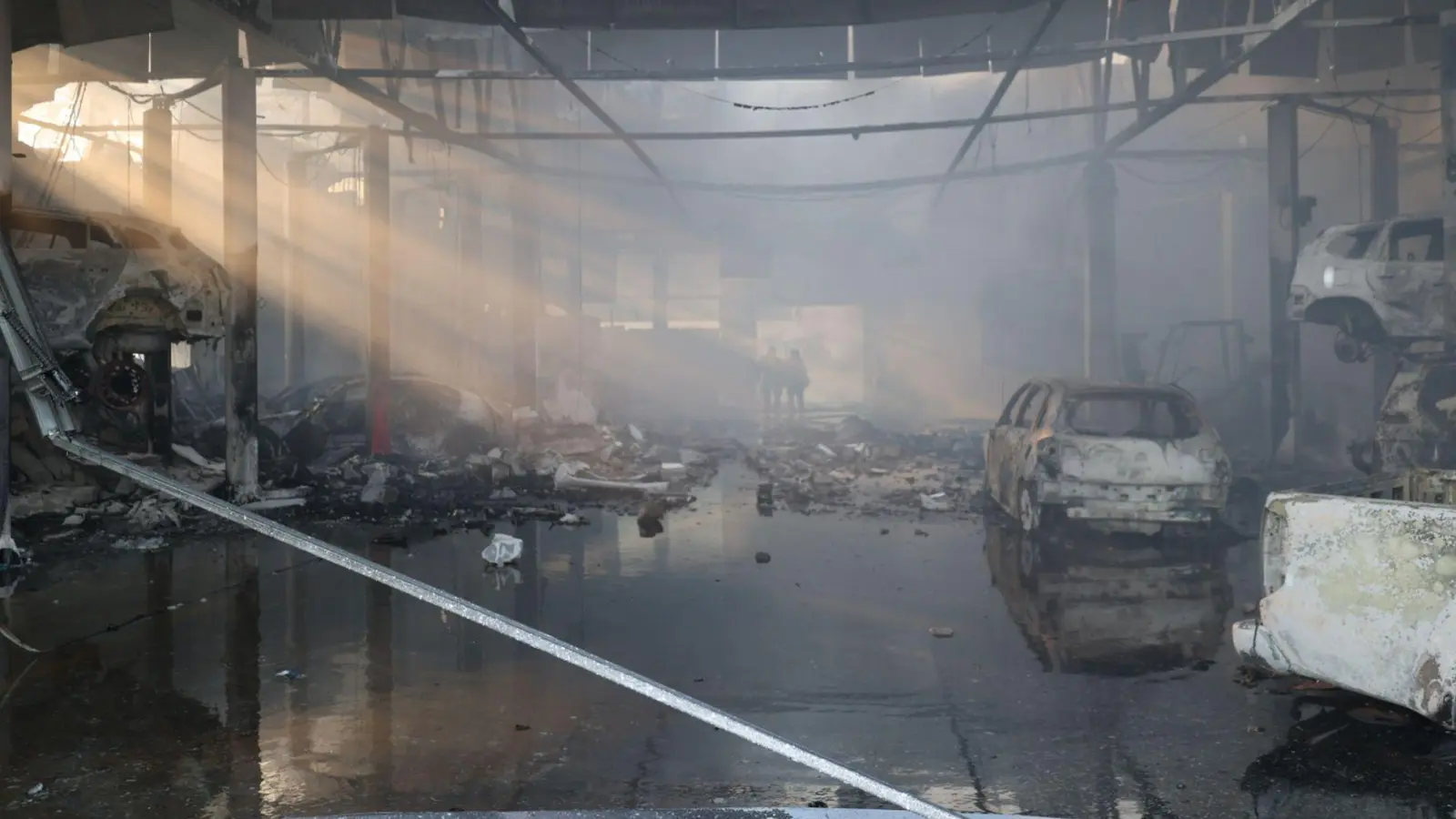 In den Stunden vor der Waffenruhe bombardierte Russland ukrainische Städte besonders heftig.  (Foto: Ukraine National Police/AP/dpa)