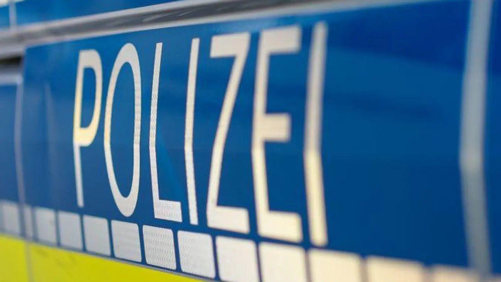 Beim Brand einer Gartenhütte in Oberammergau haben die Flammen auf ein Auto und eine Wohnung übergegriffen. (Symbolbild) (Foto: Daniel Karmann/dpa)