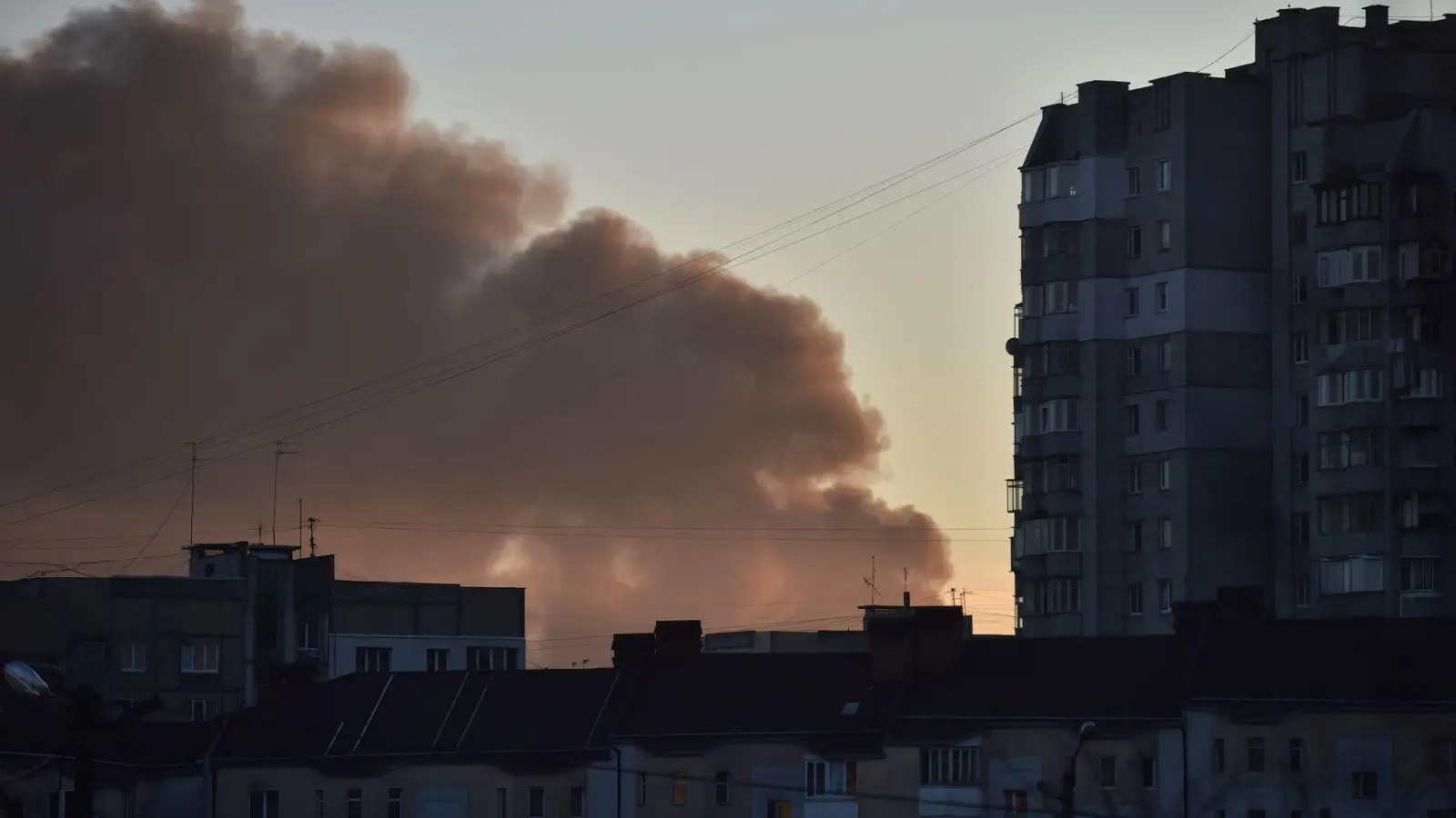 Raketenangriff auf Lwiw (November 2022). Der verurteilte Ukrainer stammt aus der westukrainischen Großstadt. (Foto: Pavlo Palamarchuk/SOPA Images via ZUMA Press Wire/dpa)