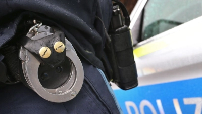 Gegen den Mann lagen fünf Haftbefehle vor. (Symbolbild) (Foto: Karl-Josef Hildenbrand/dpa)