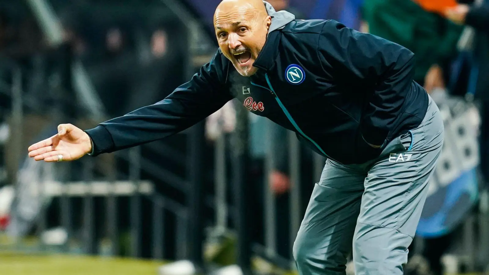 Steht mit Neapel im Königsklassen-Viertelfinale: SSC-Coach Luciano Spaletti. (Foto: Uwe Anspach/dpa)