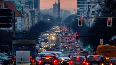 Trotz der Fortschritte beim Ausbau erneuerbarer Energien bekam die Bundesrepublik in allen Kategorien die Bewertung „mittelmäßig“ und belegt unter den EU-Staaten den sechsten Platz. (Foto: picture alliance / Michael Kappeler/dpa)