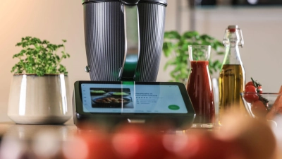 Ein Thermomix bei einer Präsentation - das Küchengerät des Herstellers Vorwerk wird im Direktvertrieb verkauft. (Foto: Oliver Berg/dpa)