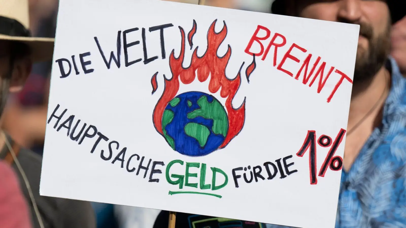Die Unterstützung für Bewegungen für „Fridays for Future“ ist einer Umfrage zufolge leicht gesunken. (Archivbild) (Foto: Boris Roessler/dpa)