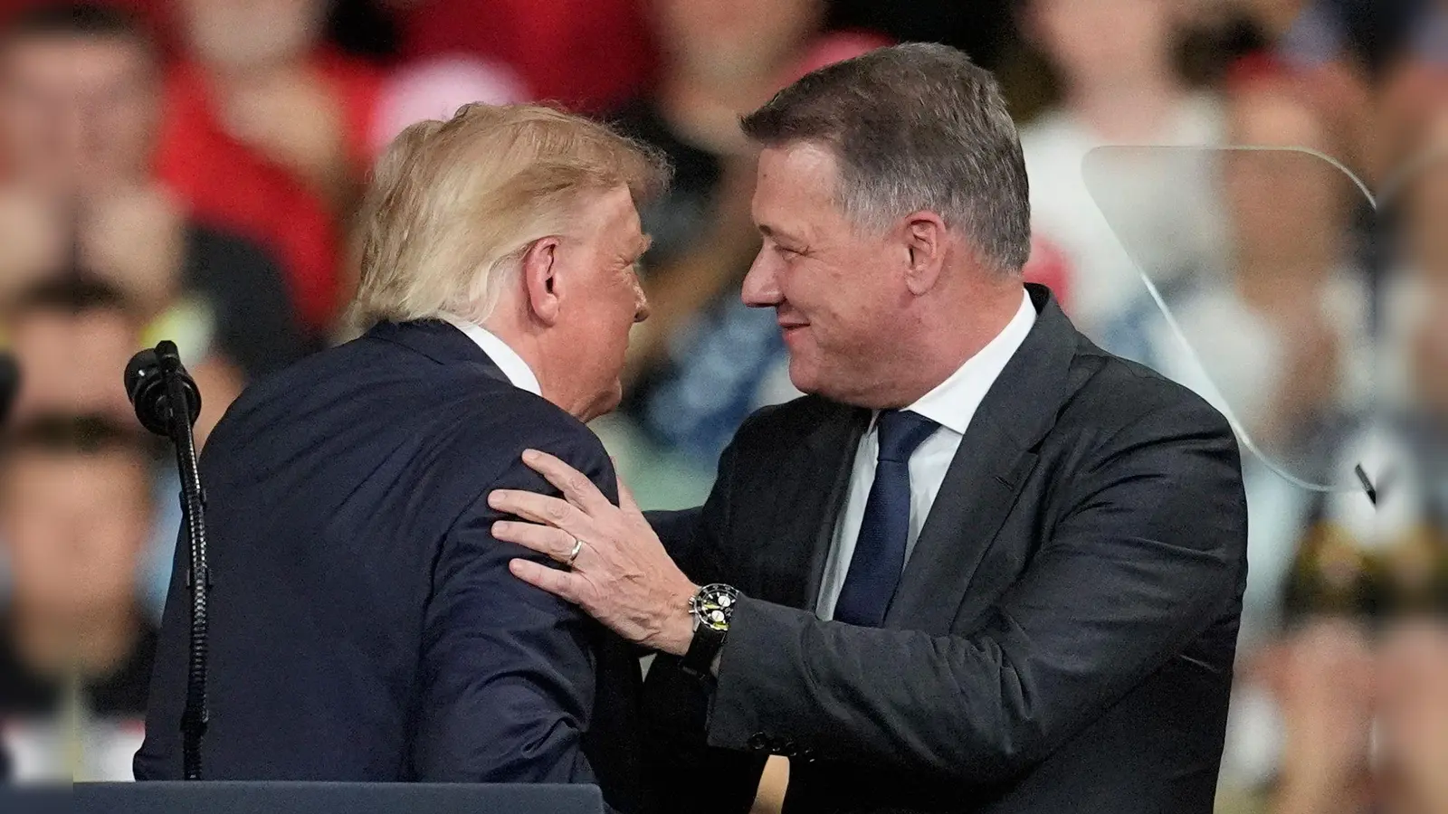 Der Audi-Chef war Teil einer Wahlkampfveranstaltung. (Foto: Mike Stewart/AP/dpa)