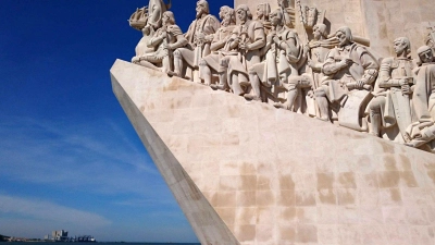 Die mutmaßliche Tat geschah unweit des von Lissabon-Touristen gern besuchten Denkmals der Entdeckungen. (Archivfoto) (Foto: Sabrina Hentschel/dpa)