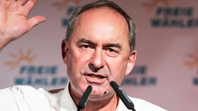 Hubert Aiwanger redete sich auf dem Gillamoos in Rage. (Foto: Lukas Barth/dpa)