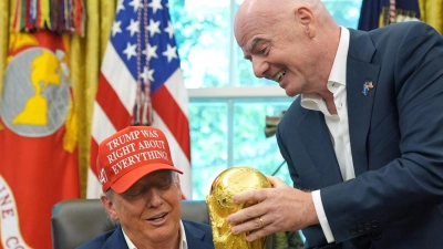 US-Präsident Donald Trump hat einen engen Draht zu FIFA-Chef Infantino. (Archivbild) (Foto: Jacquelyn Martin/AP/dpa)