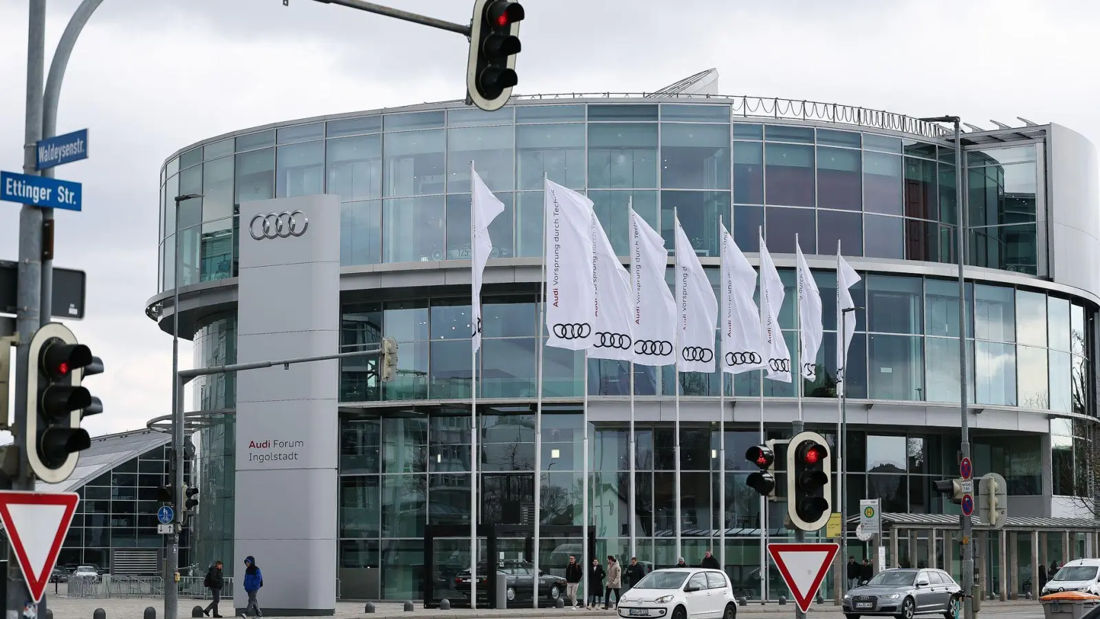 Das Audi-Forum in Ingolstadt. (Foto: Daniel Löb/dpa)