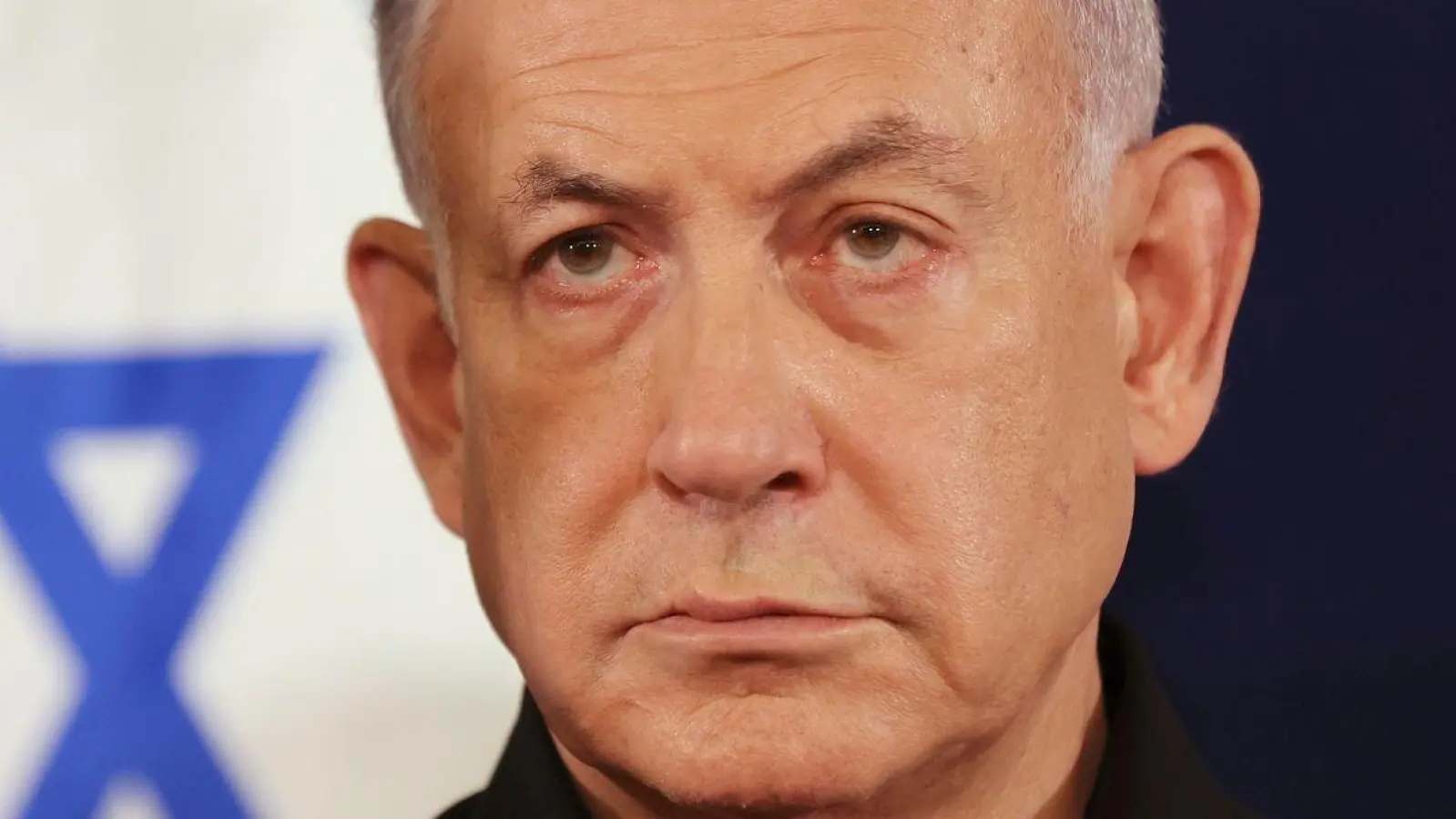 Benjamin Netanjahu, Ministerpräsident antwortet auf die Frage, ob er nach Ende der intensiven Kampfphase bereit sei, mit der Hamas eine Vereinbarung zu treffen, die eine Verpflichtung zur Beendigung des Krieges darstellen würde, mit Nein. (Foto: Abir Sultan/Pool European Pressphoto Agency/AP/dpa)