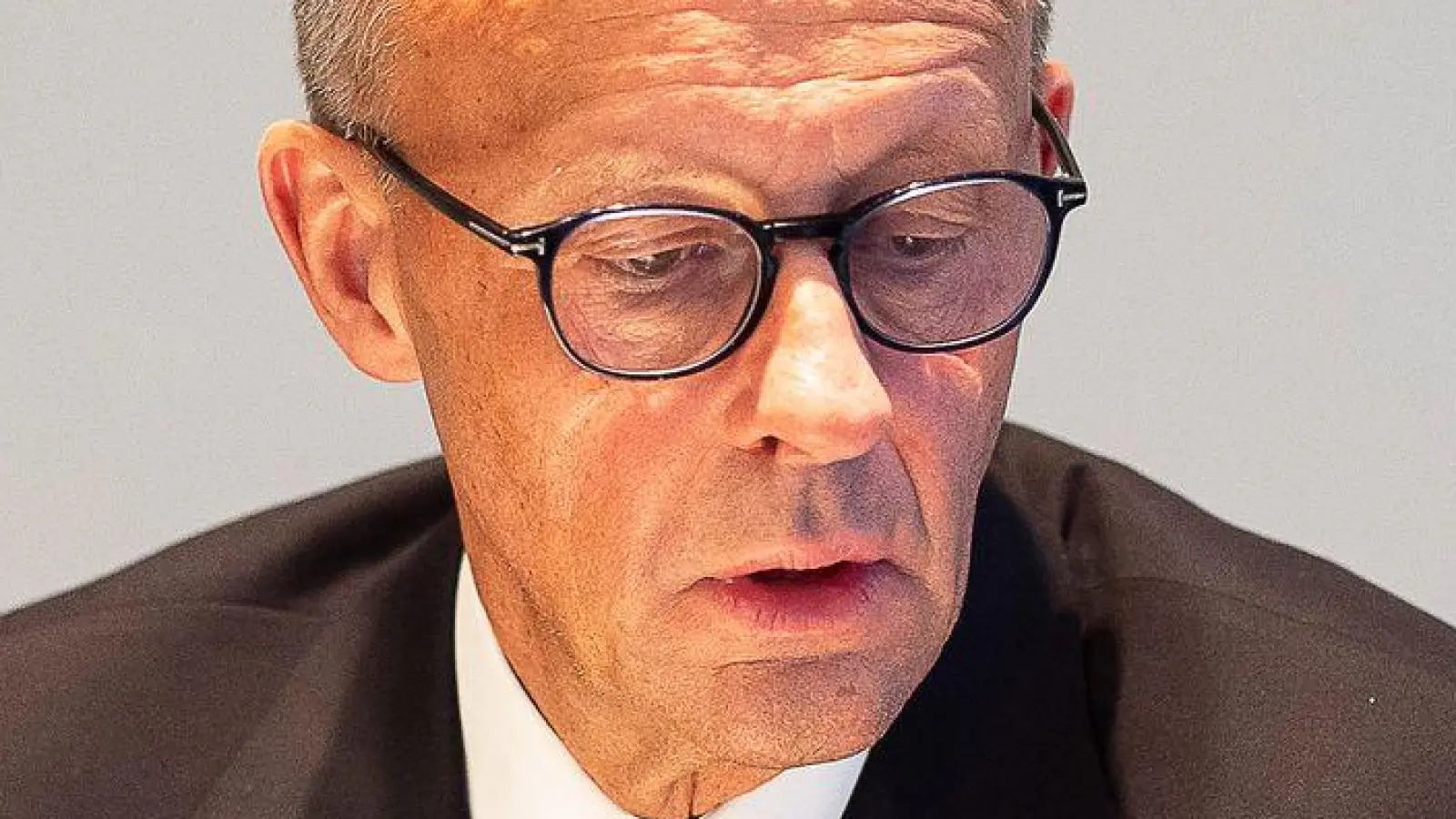 Zwei Tage nach seinem Amtsantritt telefoniert der neue Kanzler erstmals mit dem US-Präsidenten.  (Foto: Steffen Kugler/Presse- und Informationsamt der Bundesregierung/dpa)