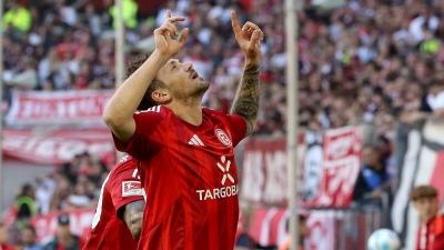 Dawid Kownacki ebnete mit seinem Treffer den Weg zum Sieg (Foto: Roland Weihrauch/dpa)