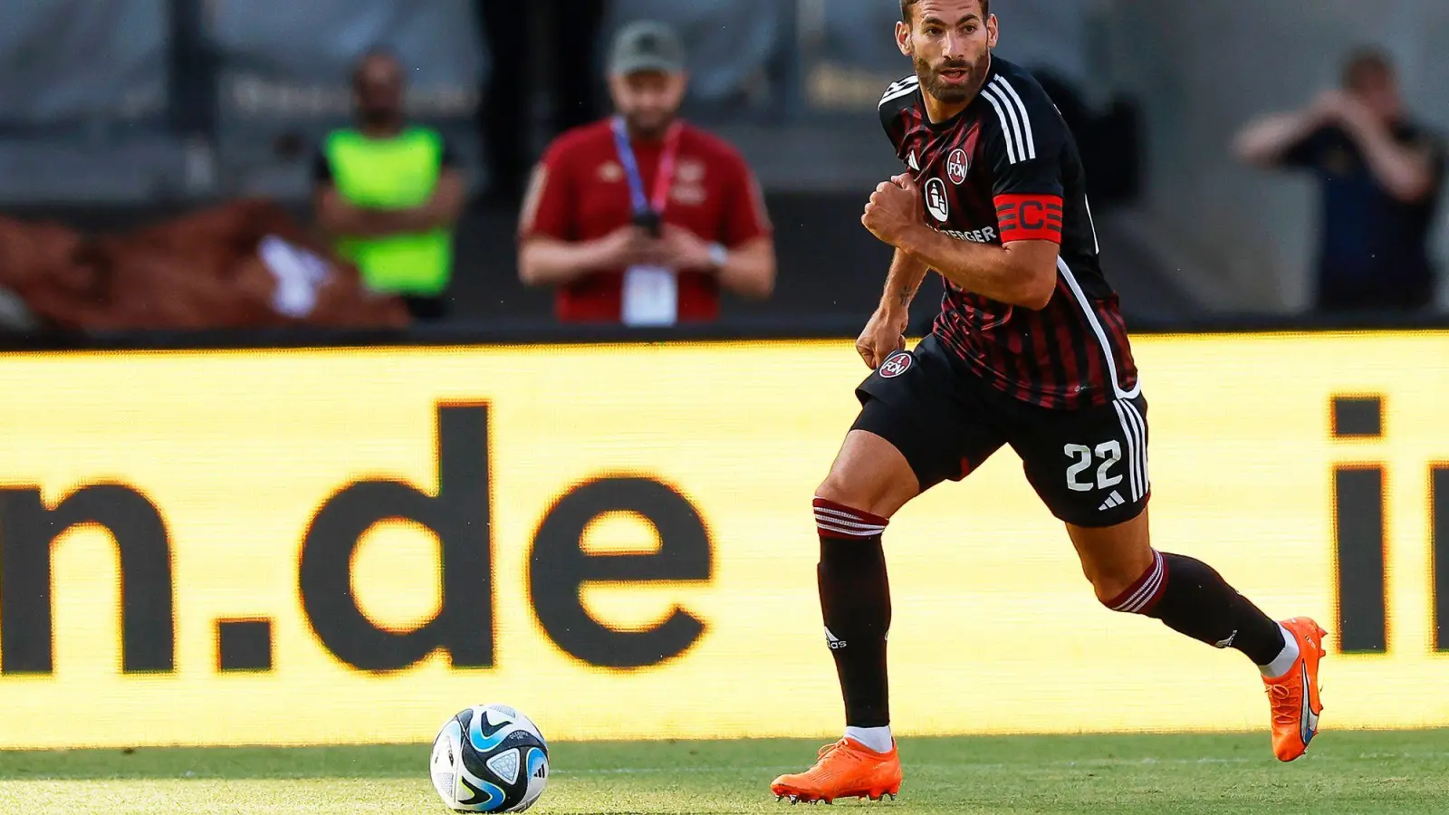  Enrico Valentini übernimmt die U14 beim 1. FC Nürnberg. (Foto: Daniel Löb/dpa)