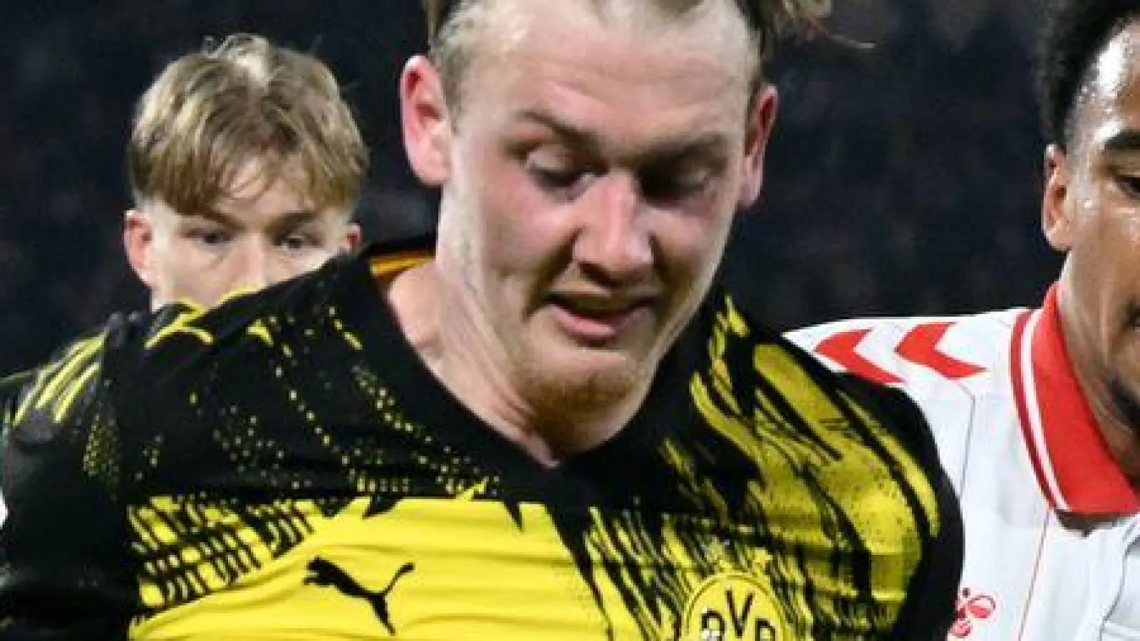 Julian Brandt (vorne) verlässt Borussia Dortmund am Saisonende. (Foto: Federico Gambarini/dpa)