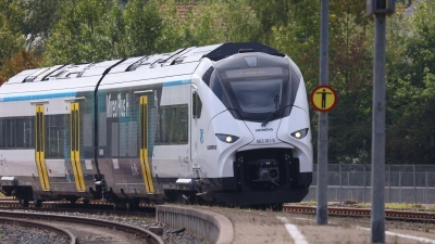 In Schwaben testet der Freistaat im Moment auch einen Wasserstoffzug. Als Dieselersatz ist diese Technologie vorläufig aber nicht vorgesehen. (Archivbild) (Foto: Karl-Josef Hildenbrand/dpa)