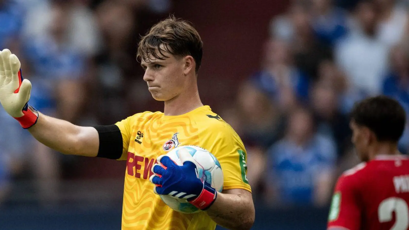  FC Kölns Torwart Jonas Urbig könnte zum FC Bayern München wechslen.  (Foto: Fabian Strauch/dpa)