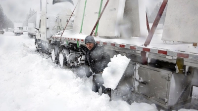 Ein heftiger Wintersturm hat Teile der US-Westküste lahmgelegt. (Foto: Carlos Avila Gonzalez/San Francisco Chronicle via AP/dpa)