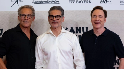 Christian Tramitz (l-r), Rick Kavanian und Michael „Bully“ Herbig feiern zurzeit mit „Das Kanu des Manitu“ einen riesigen Erfolg. (Archivbild) (Foto: Sven Hoppe/dpa)