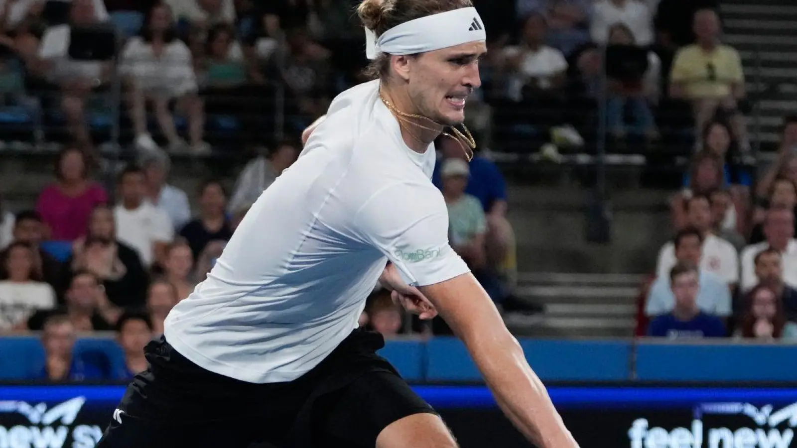 Alexander Zverev schied im vergangenen Jahr in Melbourne bereits in der zweiten Runde aus. (Foto: Mark Baker/AP/dpa)