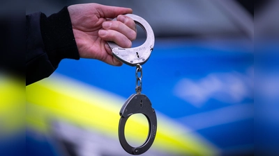 Der 29-Jährige wurde am Tatort festgenommen. (Symbolbild) (Foto: Soeren Stache/dpa)