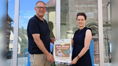 Sind seit vielen Monaten mit der Planung des Festivals beschäftigt: Bürgermeister Michael Dörr und Heidi Denzinger vom Kultur- und Tourismusbüro. (Foto: Antonia Müller)