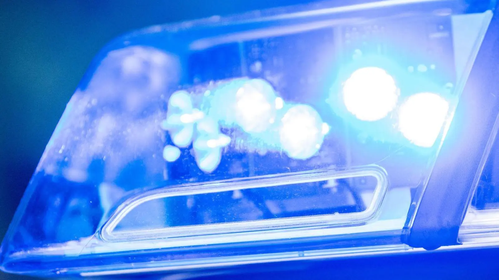 Der Mann wurde noch in ein Krankenhaus gebracht, starb dort aber. (Symbolbild) (Foto: Lino Mirgeler/dpa)