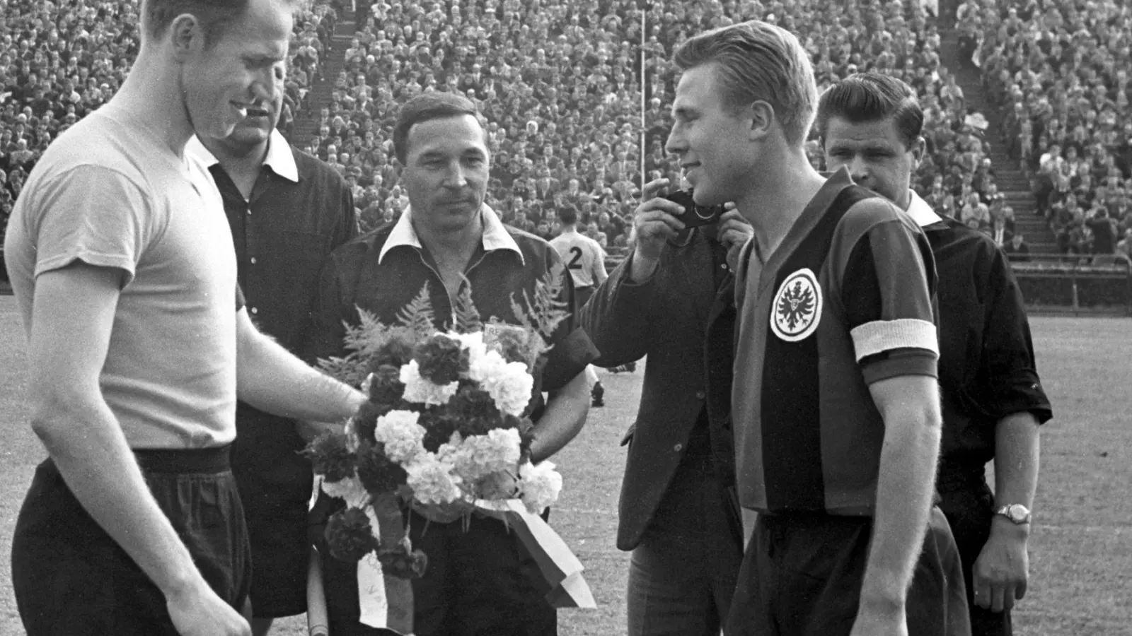 Der frühere Frankfurter Meisterspieler Dieter Lindner ist tot. (Foto: picture alliance / dpa)